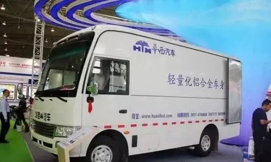 鋁合金車身超大容積，中巴車也來搶活兒?