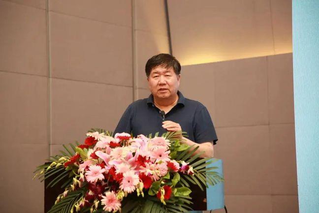 北京機(jī)床研究所原所長(zhǎng)劉炳業(yè)做報(bào)告.jpg